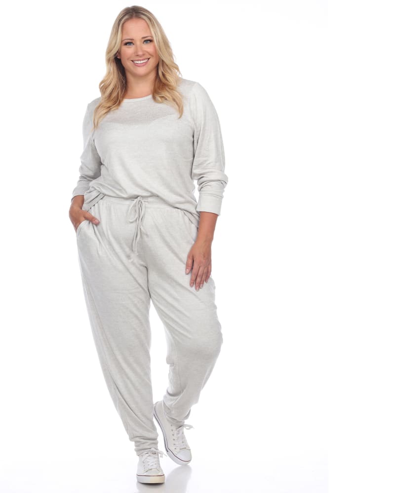 Front of a model wearing a size 2X 2 Piece Lounge Set in Heather Grey by White Mark. | dia_product_style_image_id:247644